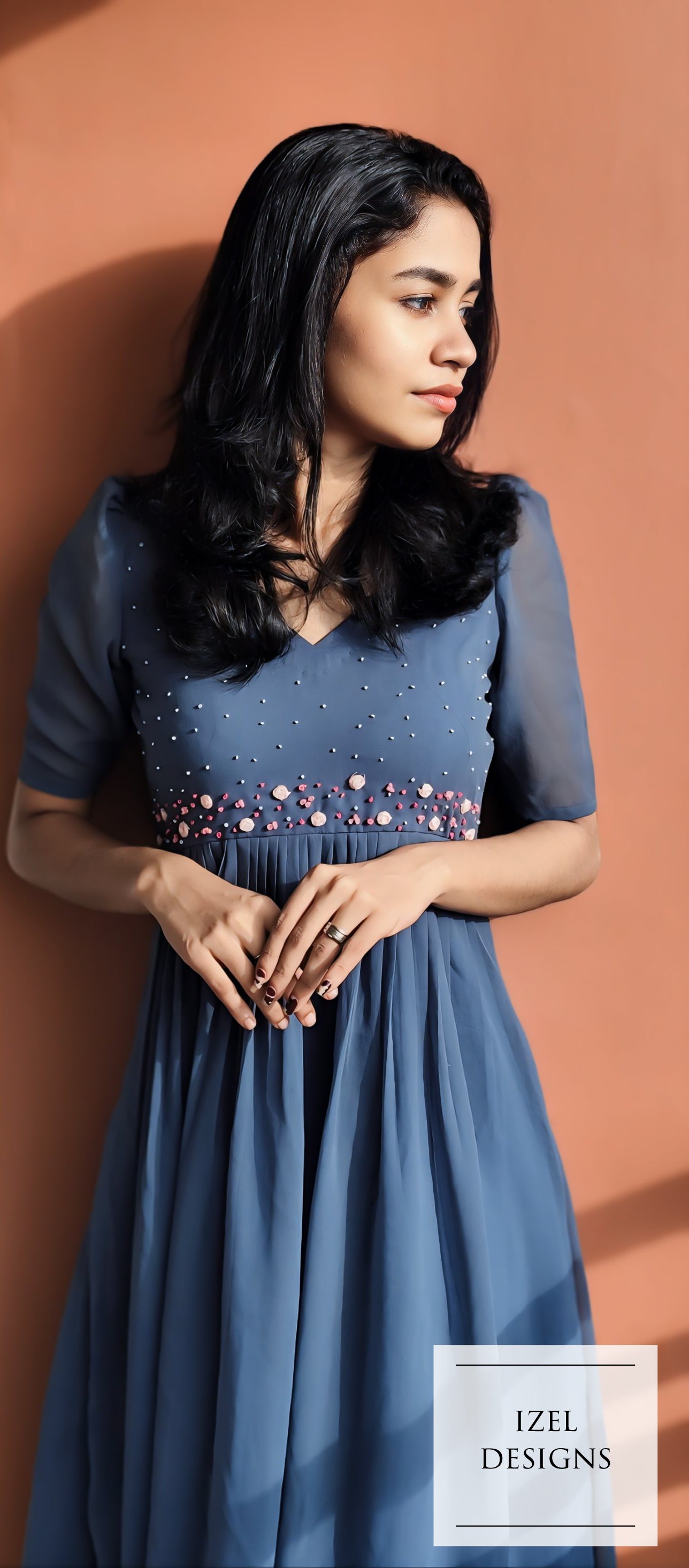 Hand embroidery pleated maxi dress