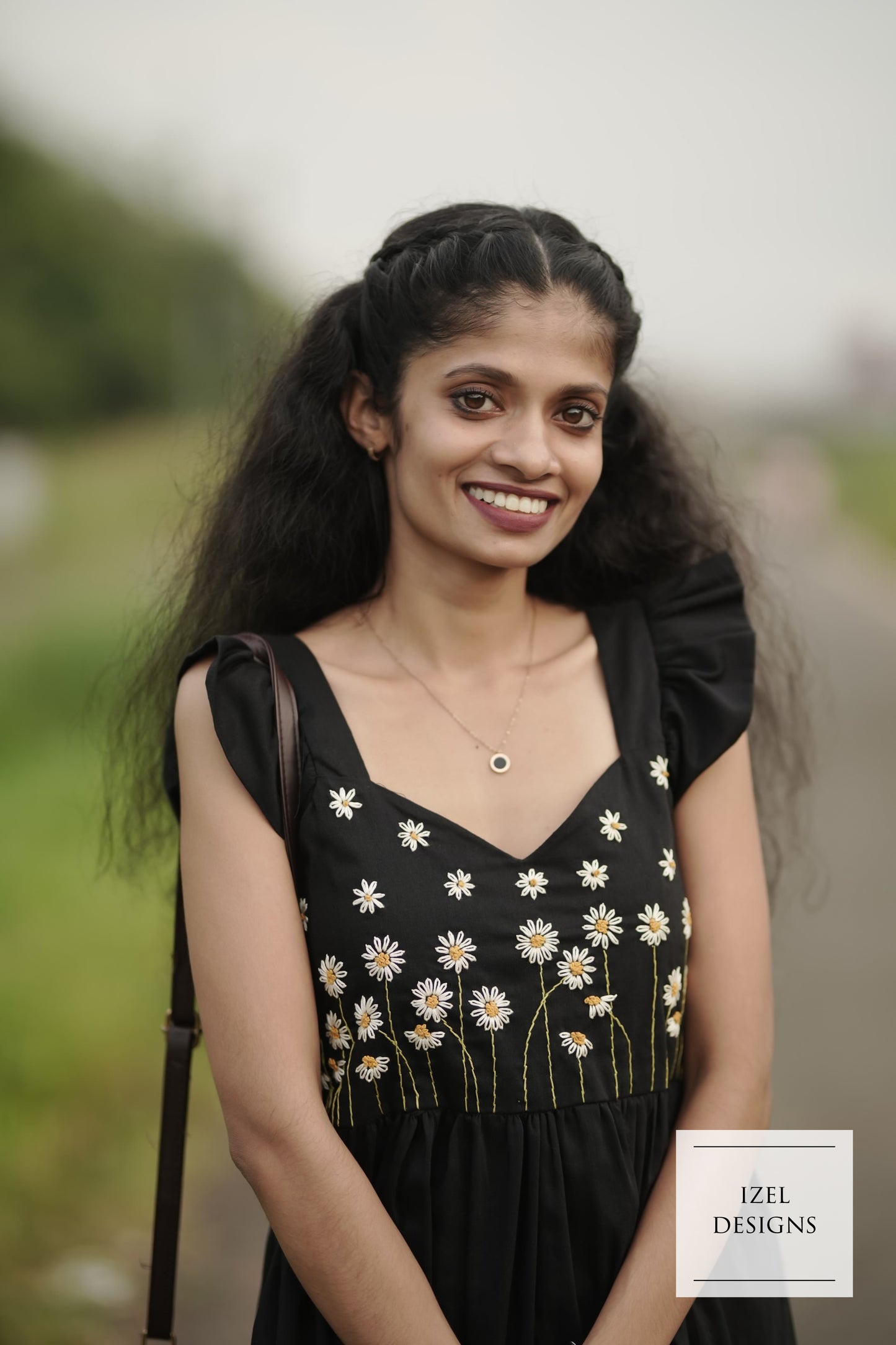 Hand embroidery gathered midi dress