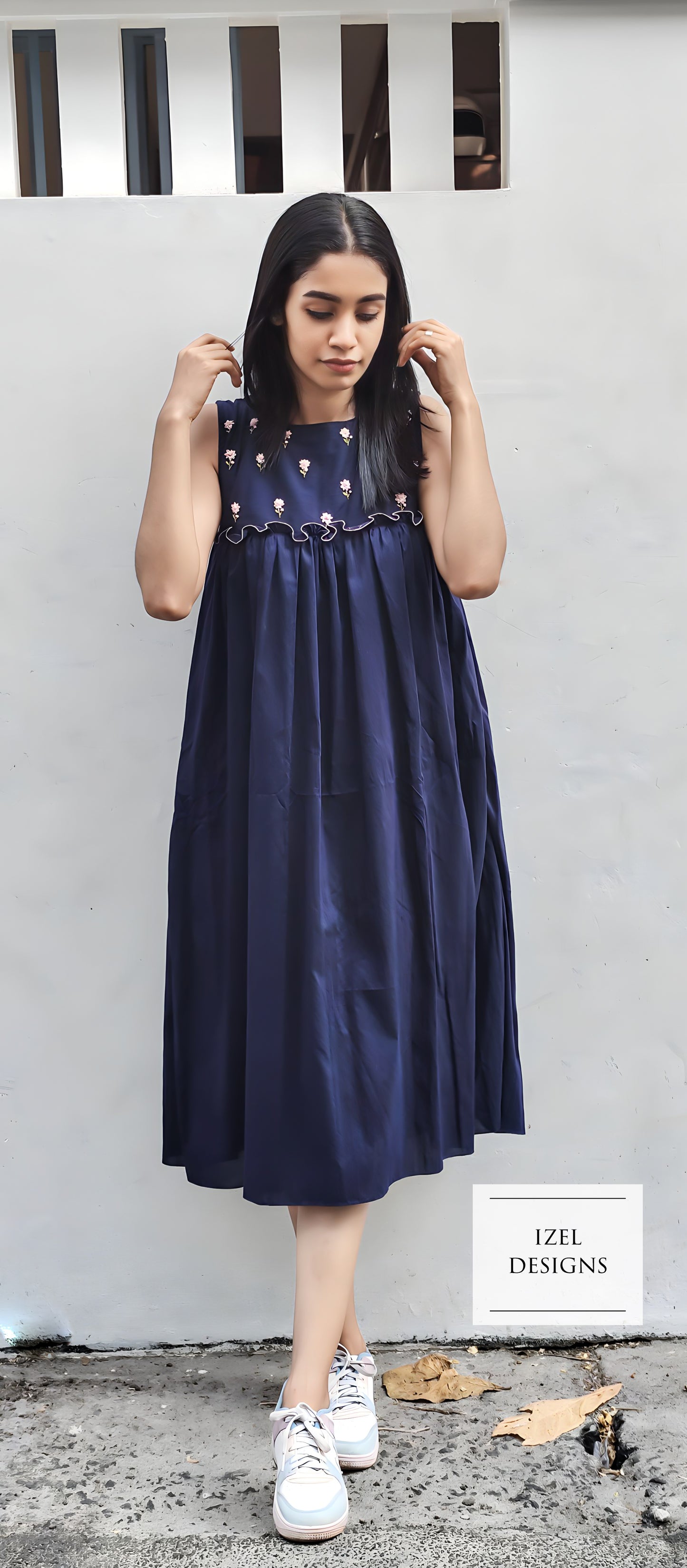 Handembroidery gathered midi dress