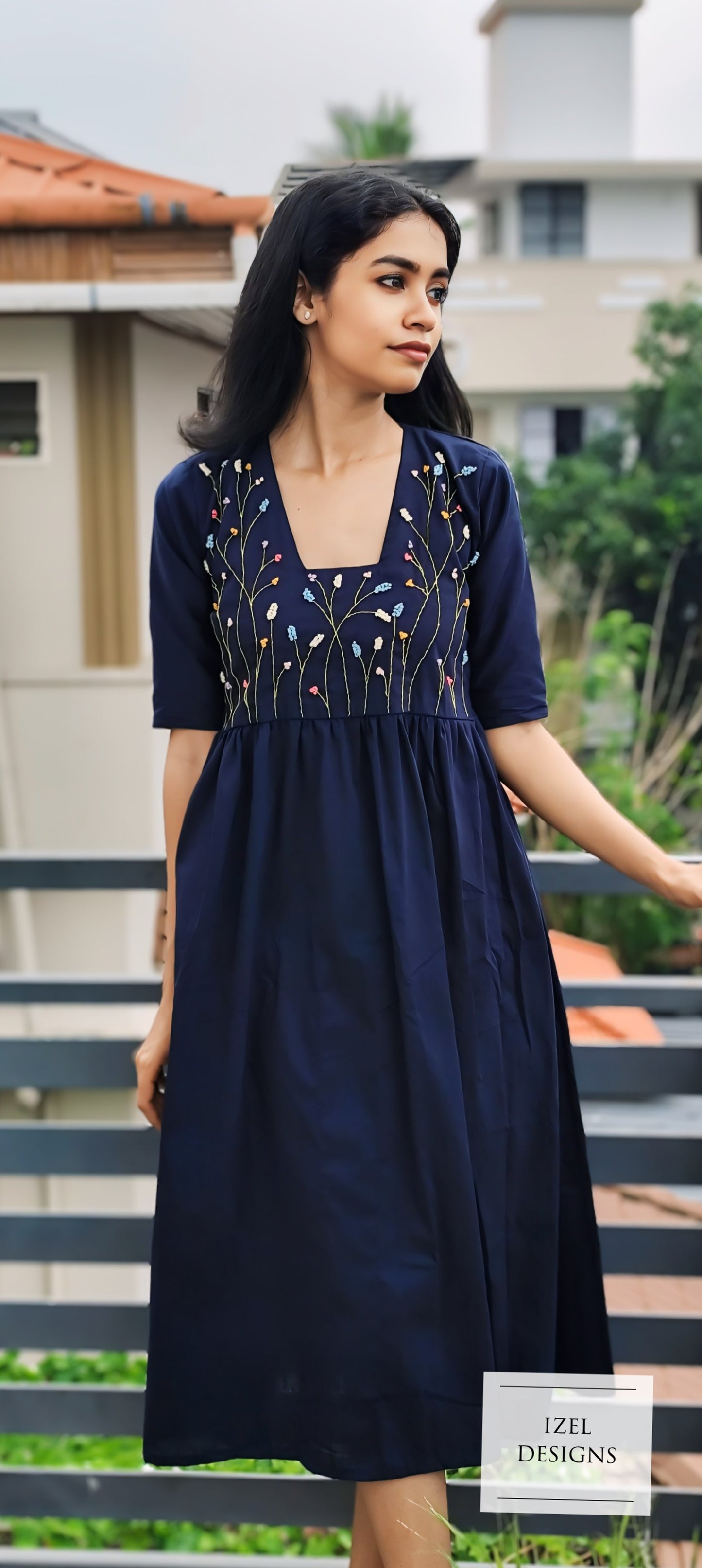 Hand embroidery gathered midi dress