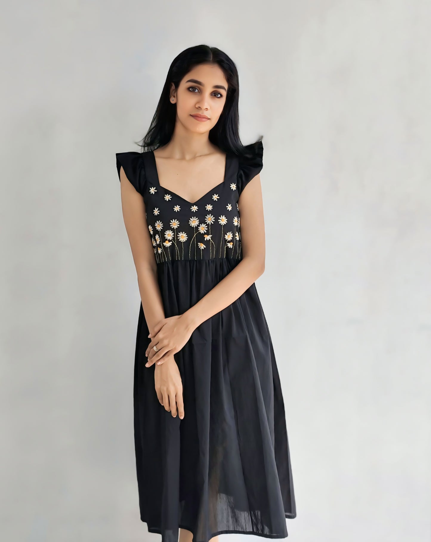 Hand embroidery gathered midi dress