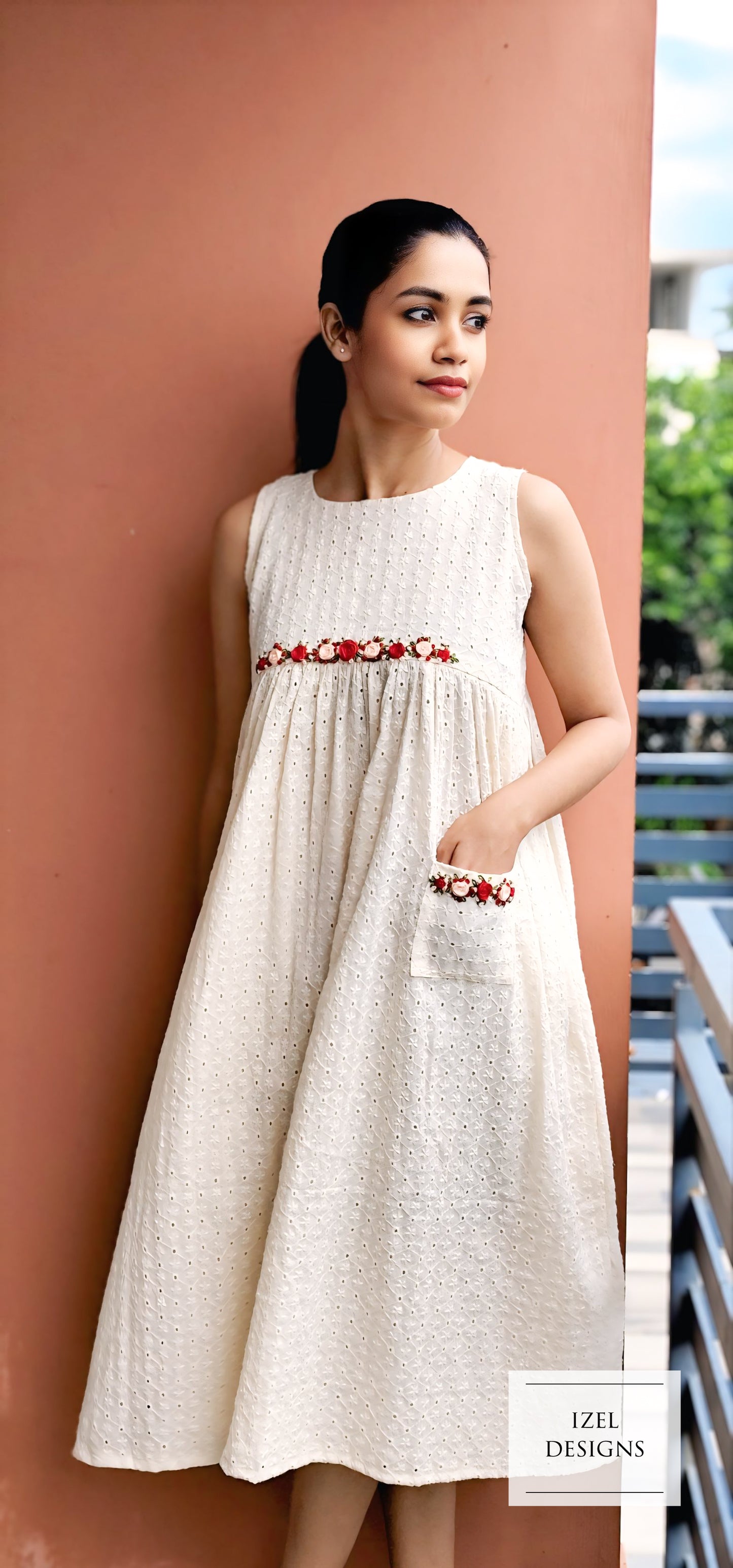 Hand embroidery gathered midi dress