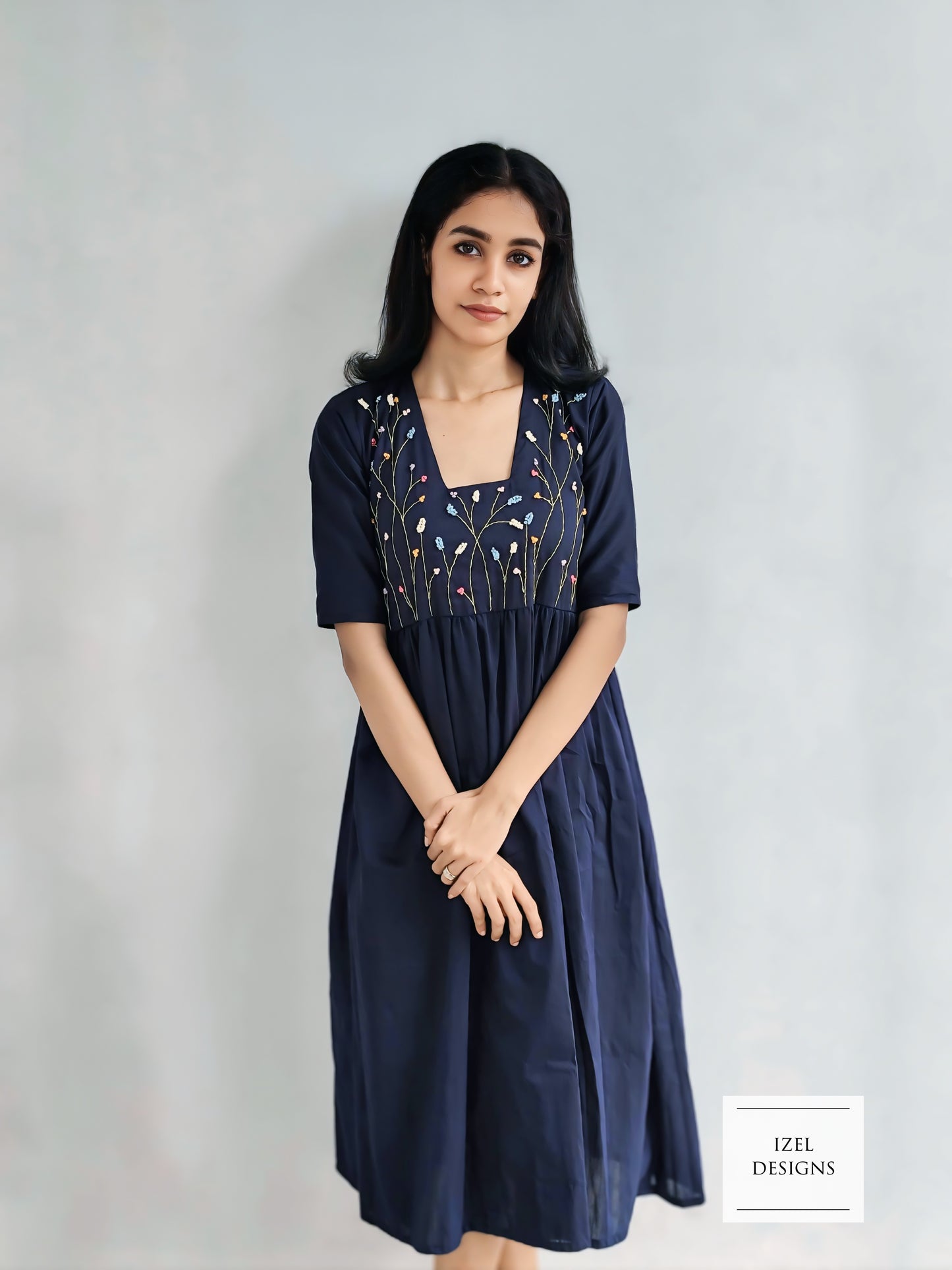 Hand embroidery gathered midi dress