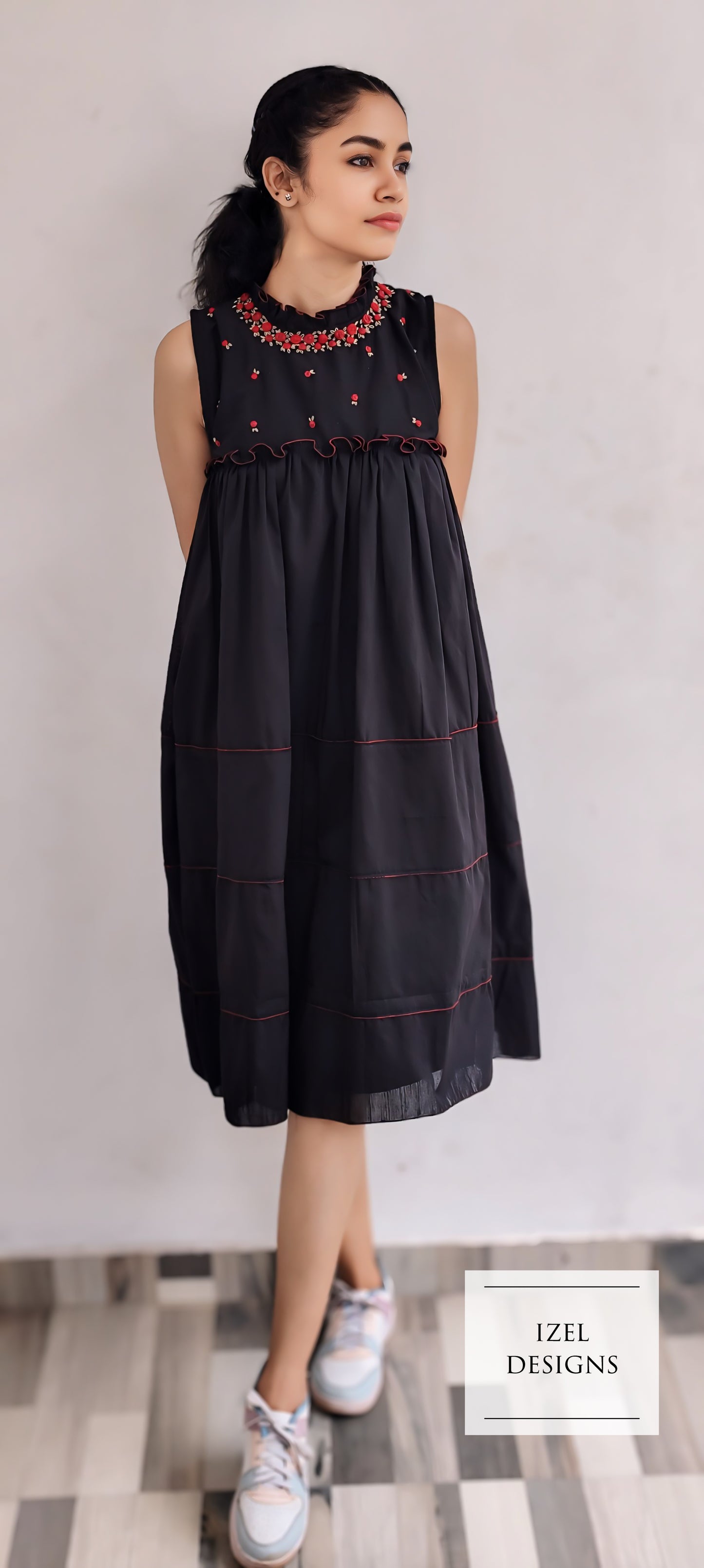 Hand embroidery gathered midi dress