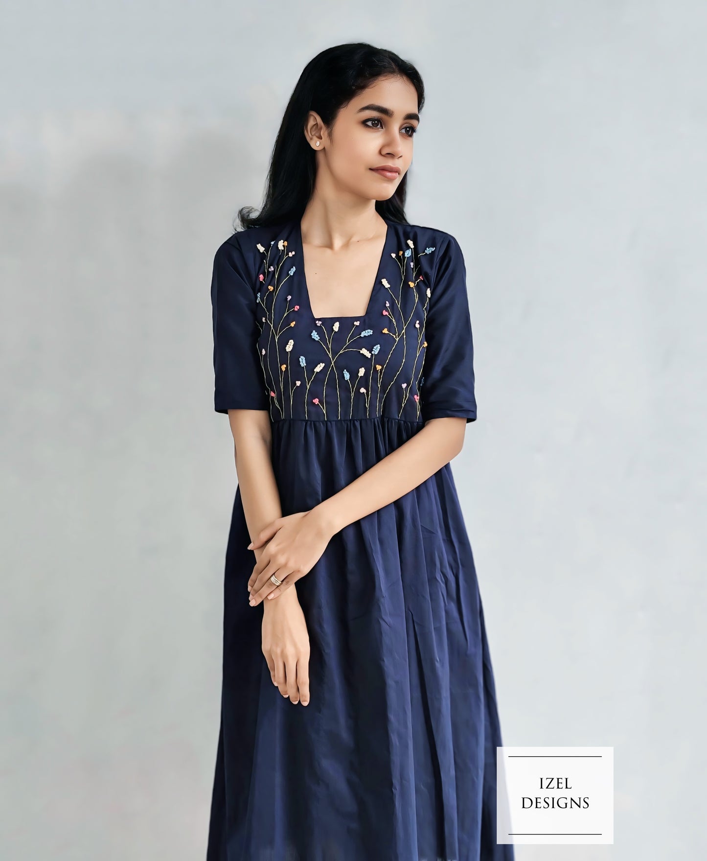 Hand embroidery gathered midi dress