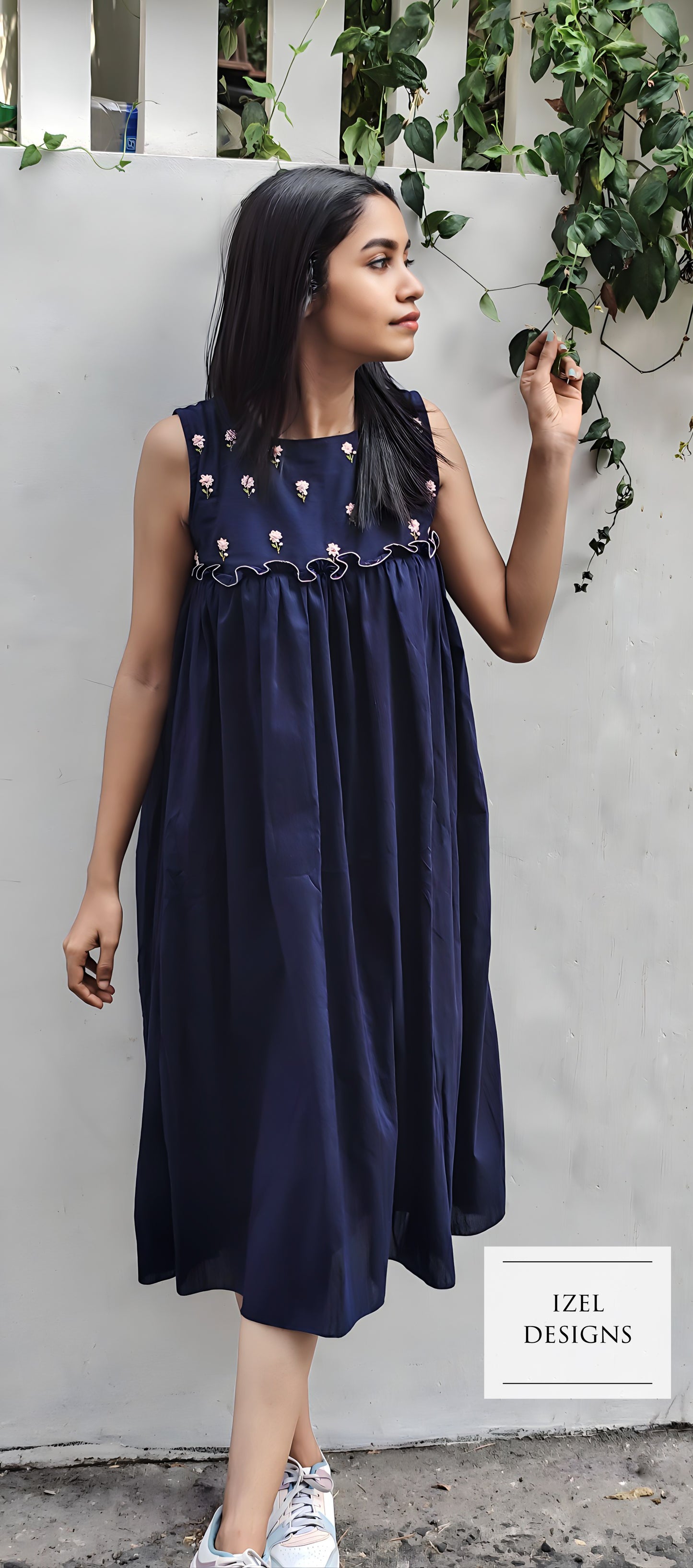 Handembroidery gathered midi dress