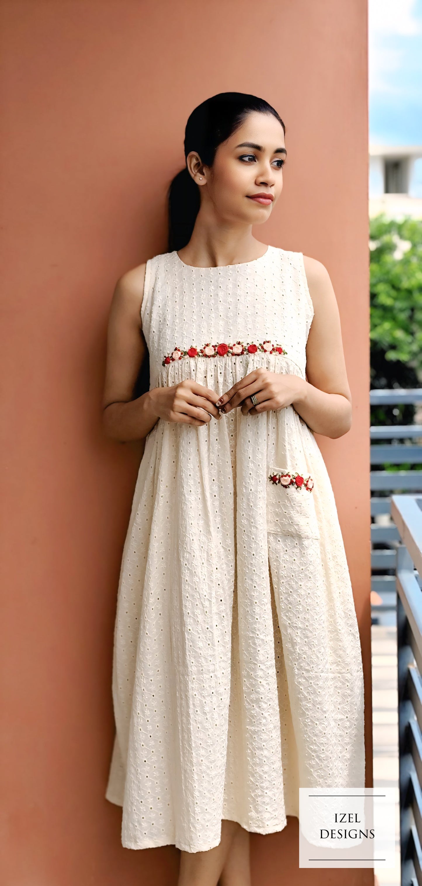 Hand embroidery gathered midi dress