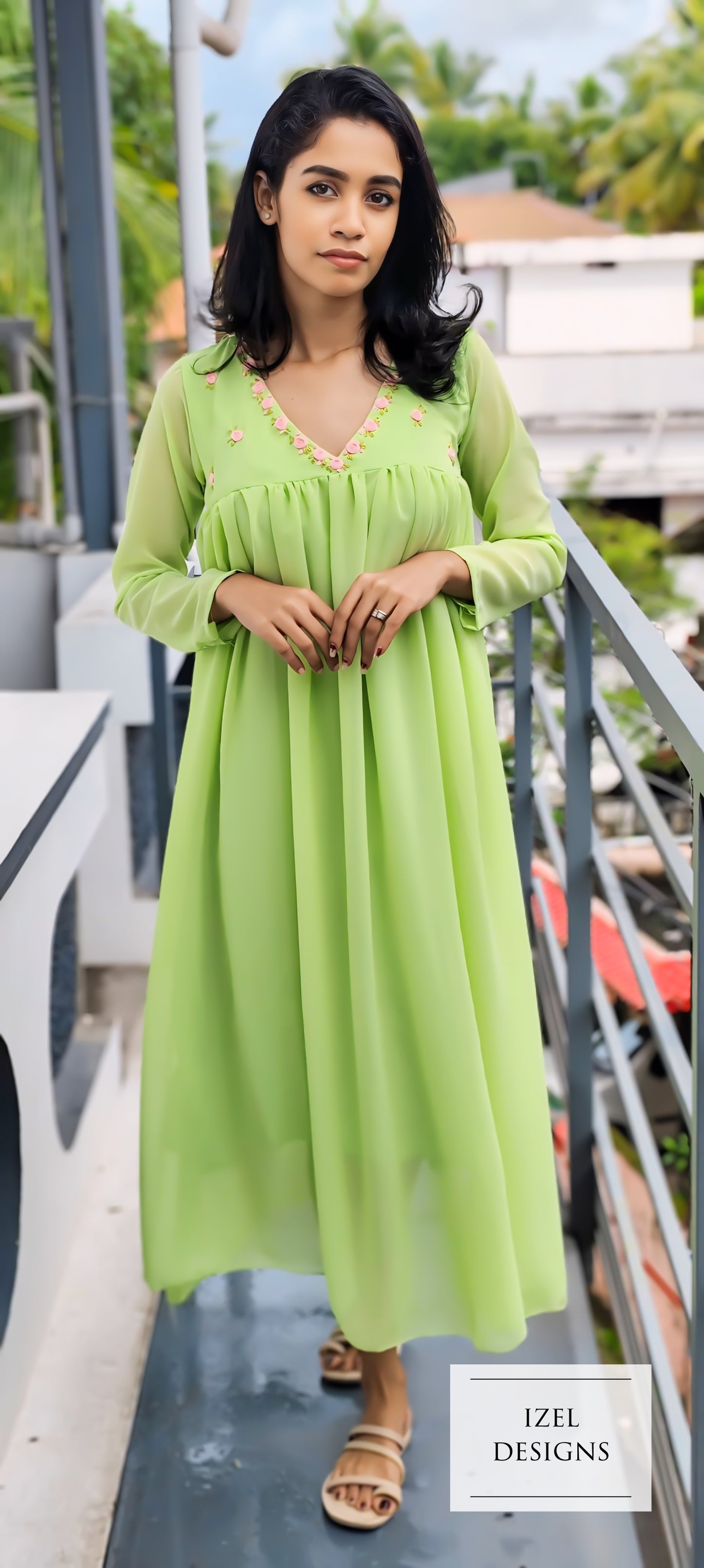 Hand embroidery gathered maxi dress