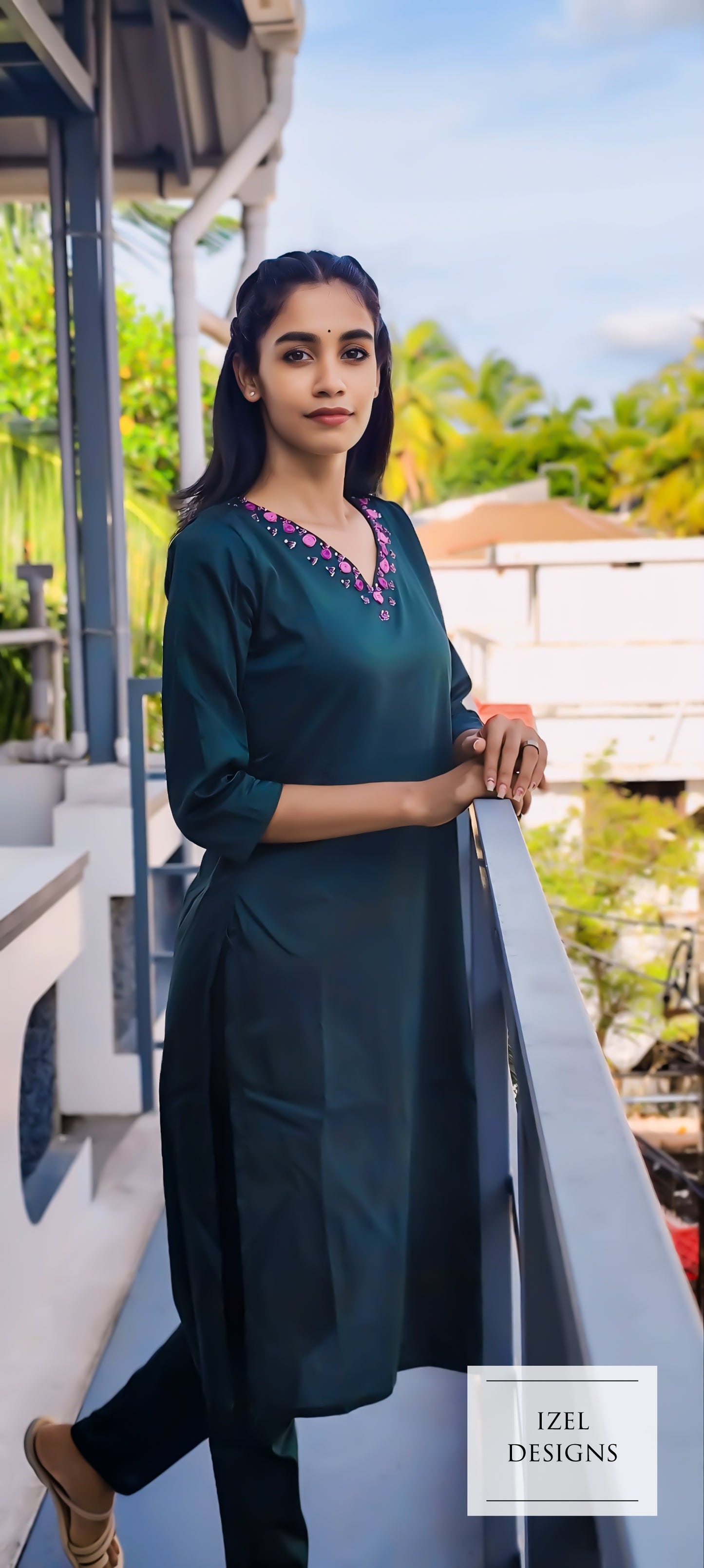 Hand embroidery slited top & pencil fit bottom