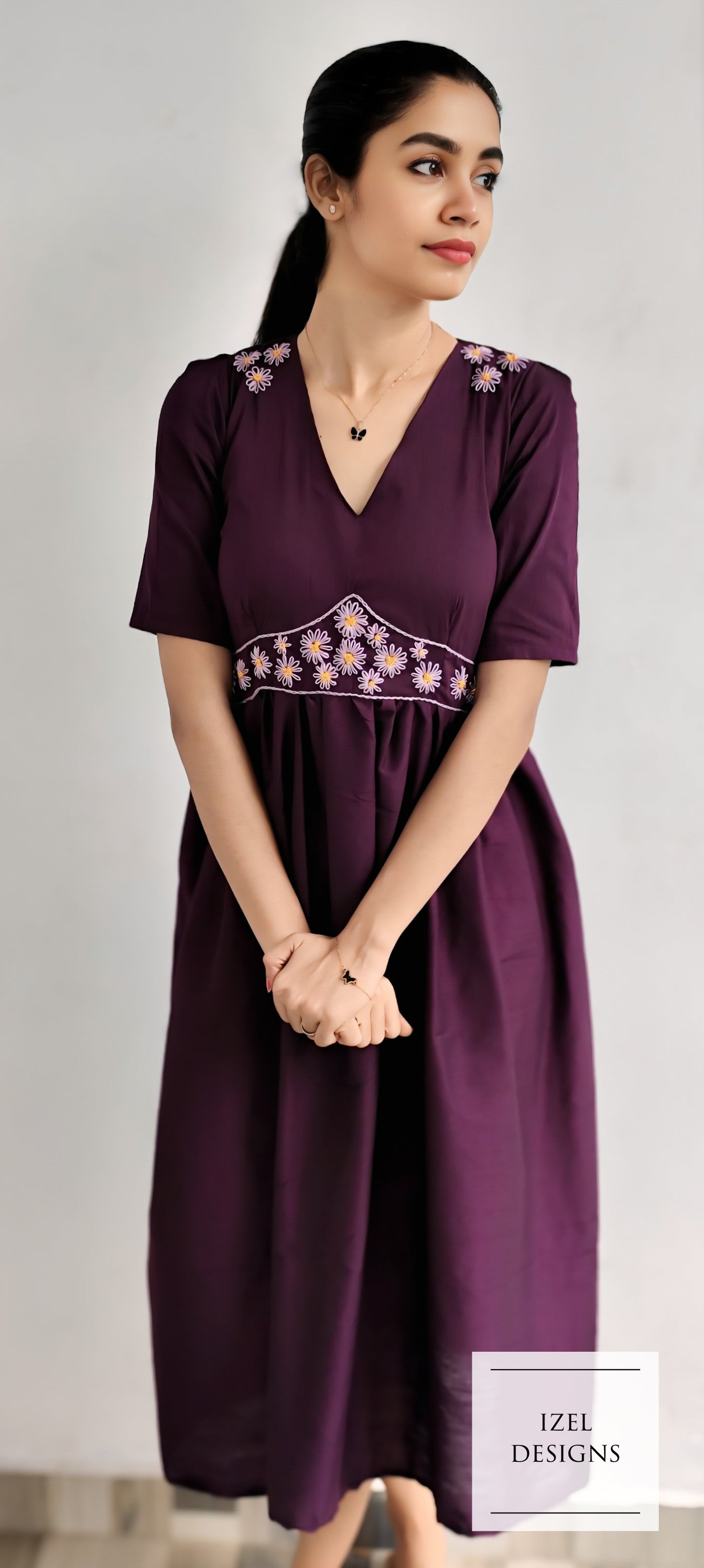 Hand embroidery gathhered midi dress