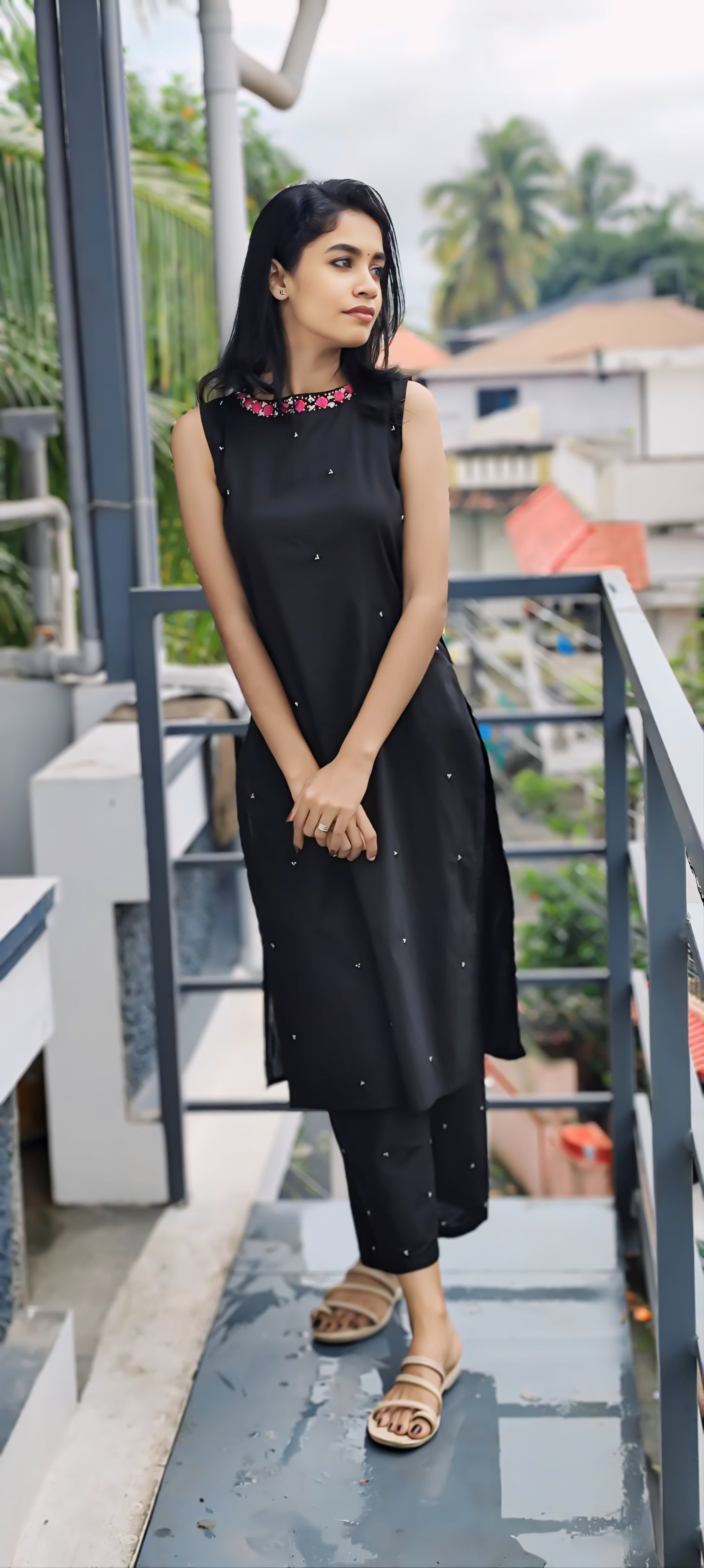 Hand embroidery slited top & loose bottom