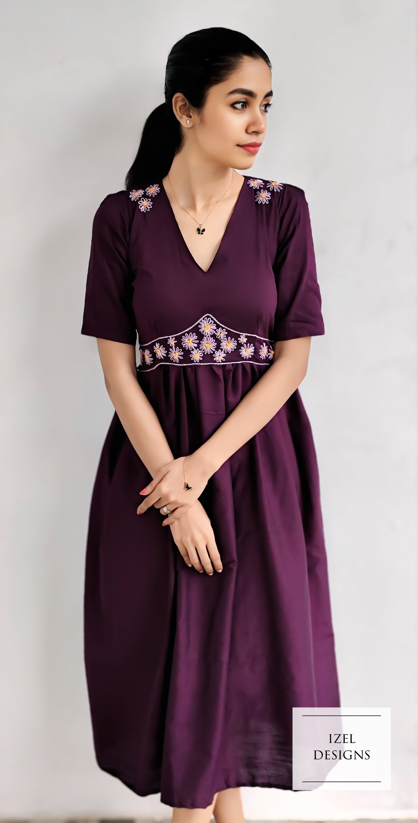 Hand embroidery gathhered midi dress