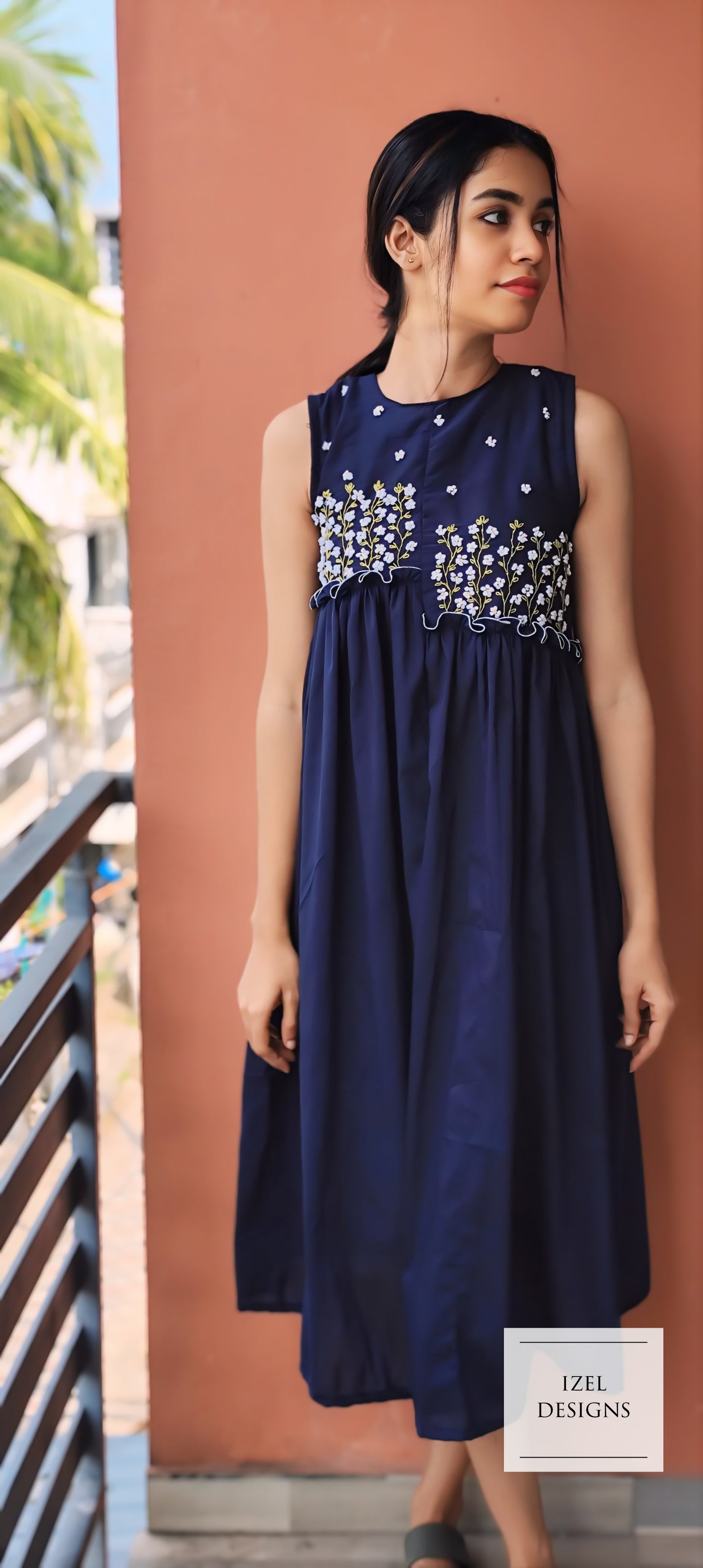 Hand embroidery gathered midi dress