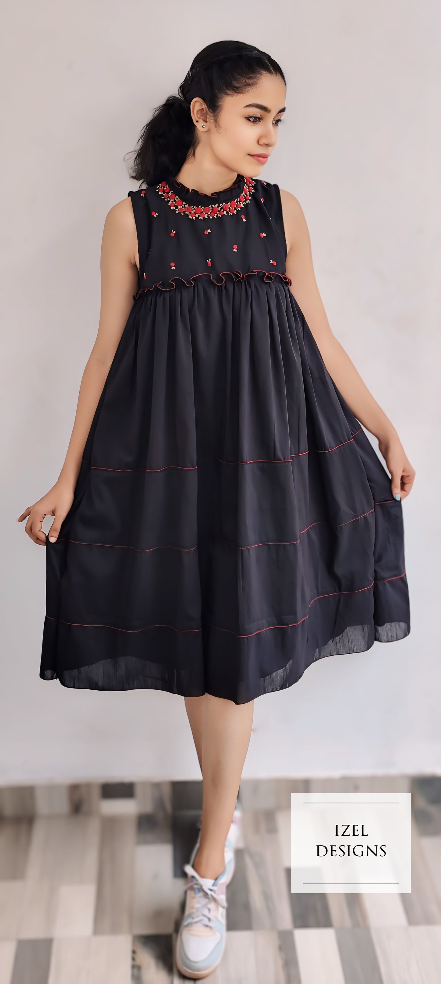 Hand embroidery gathered midi dress