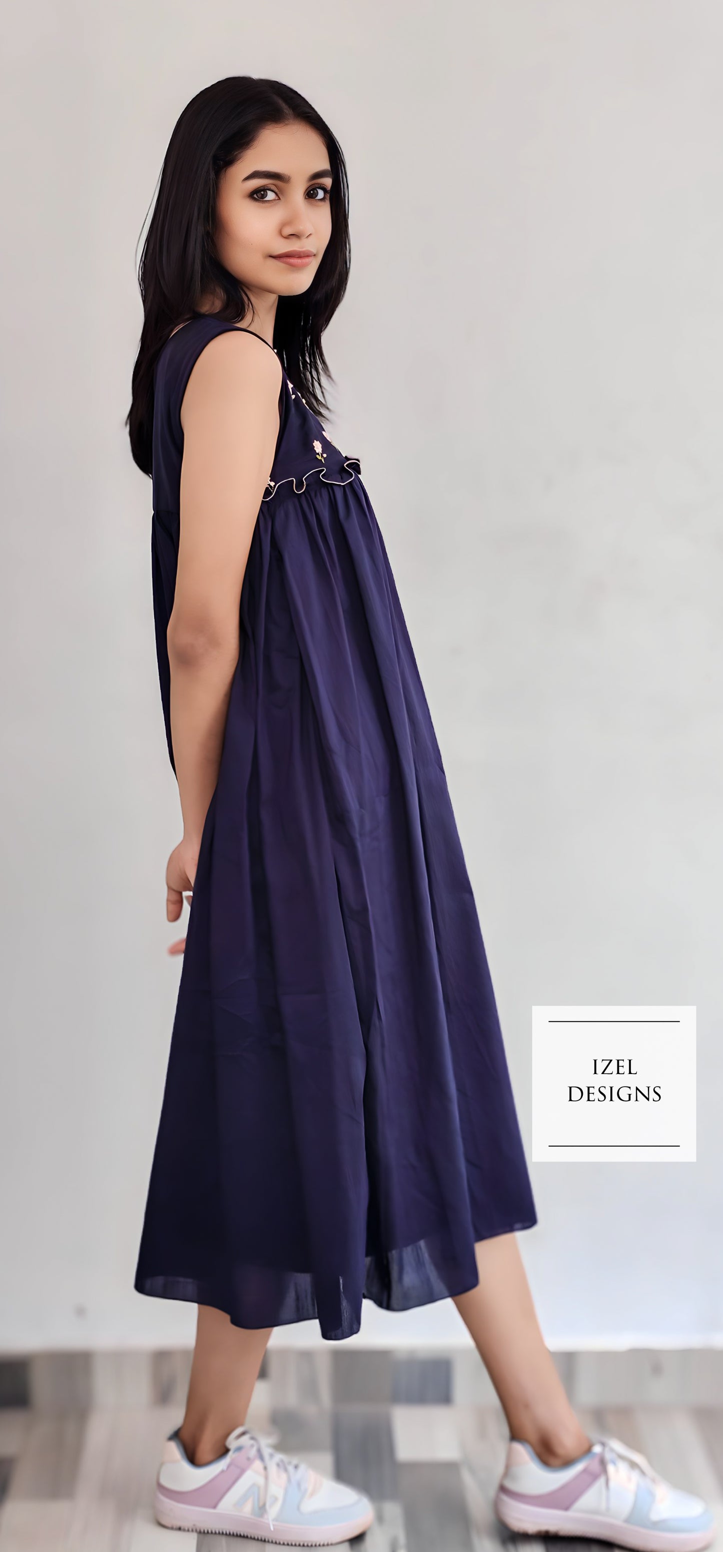 Handembroidery gathered midi dress