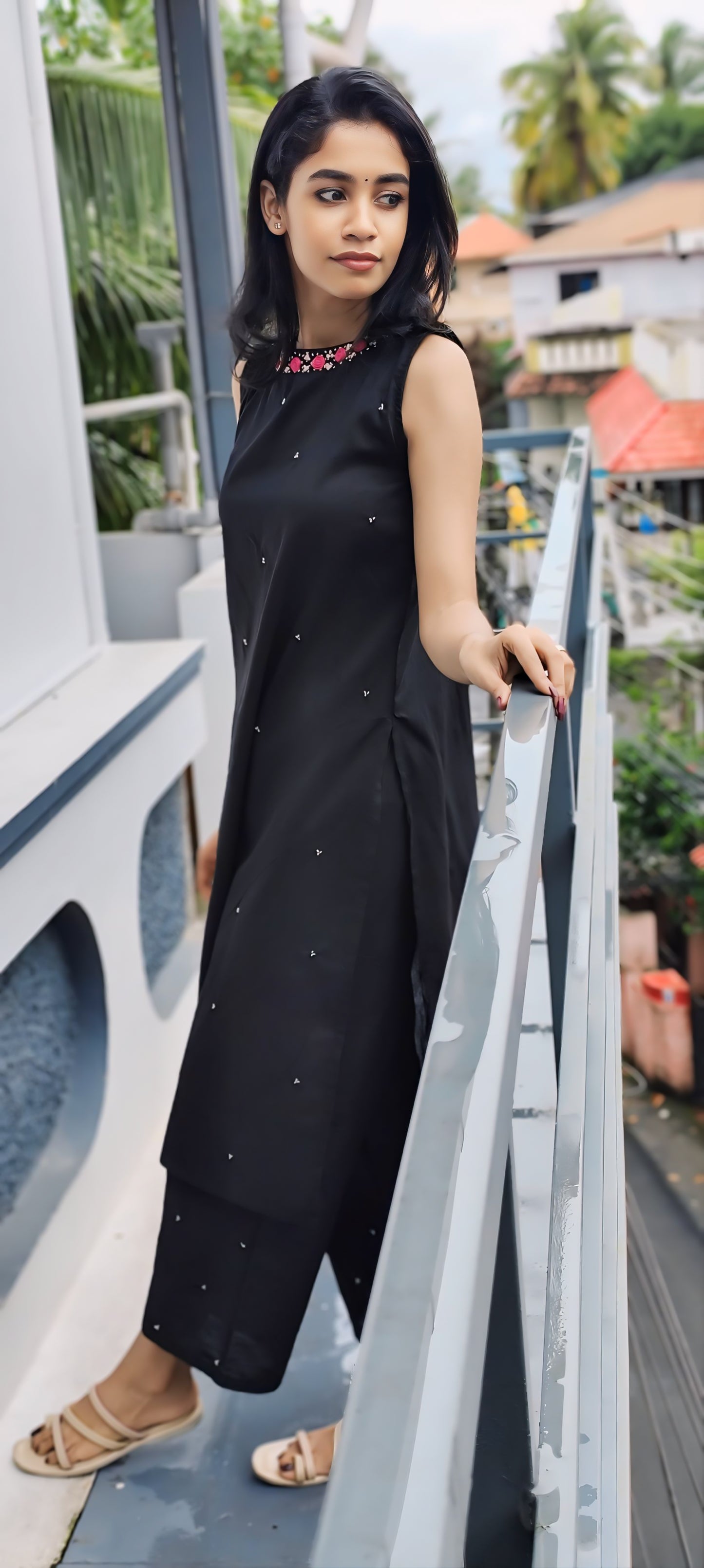 Hand embroidery slited top & loose bottom