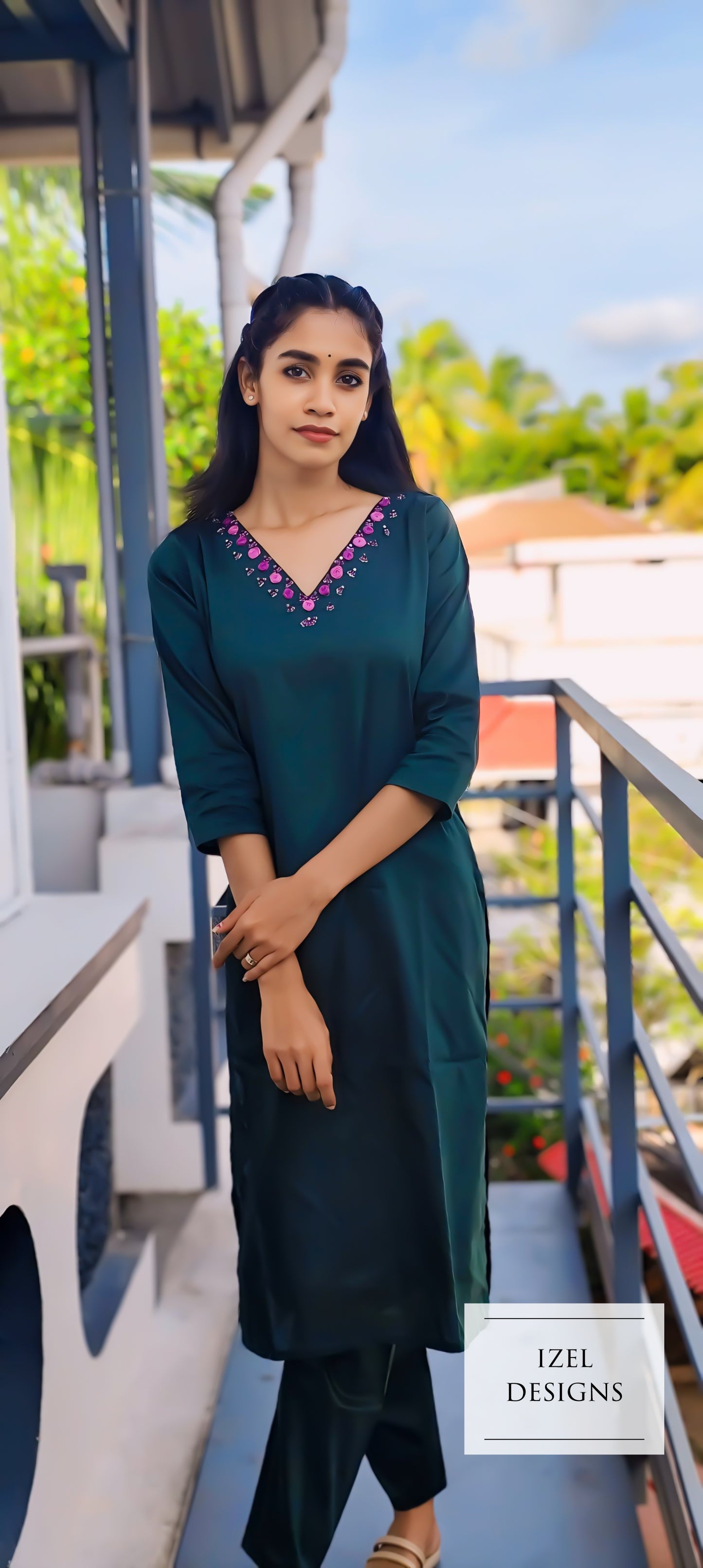 Hand embroidery slited top & pencil fit bottom